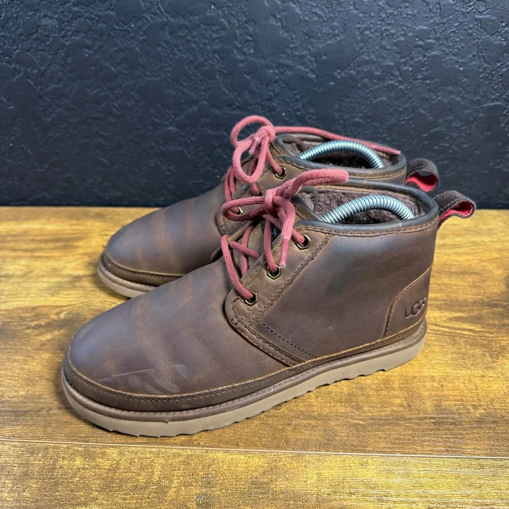 UGG neumel leather